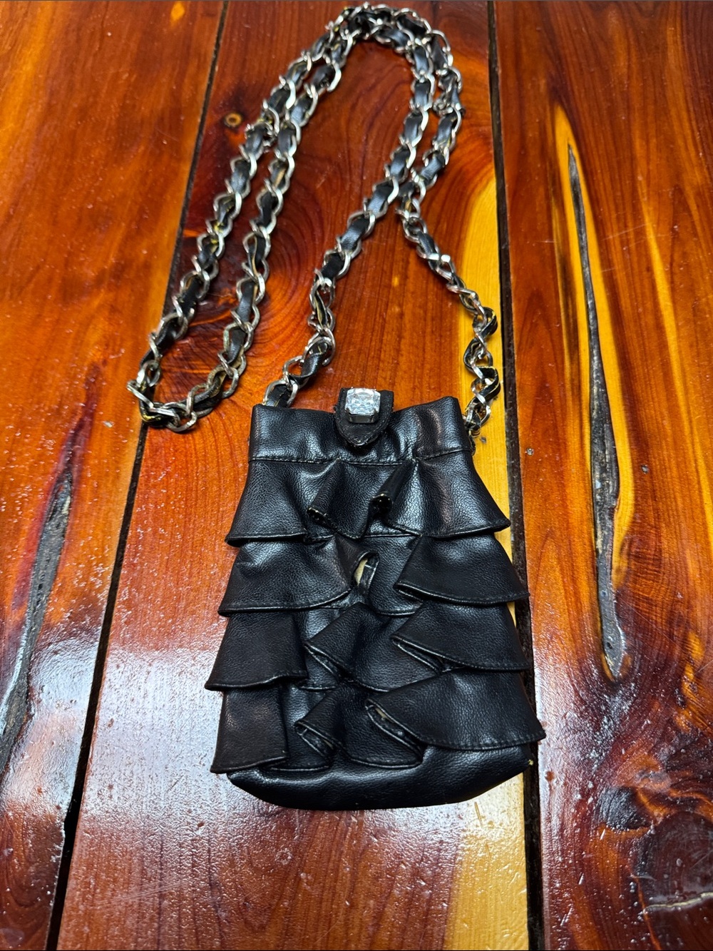 Source Unknown Black Ruffle Leather Crossbody with Chain Strap
